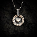 Pandantiv inimă în cerc cu relief din argint 925 – talisman handmade boho pentru iubire și protecție, Art Diva