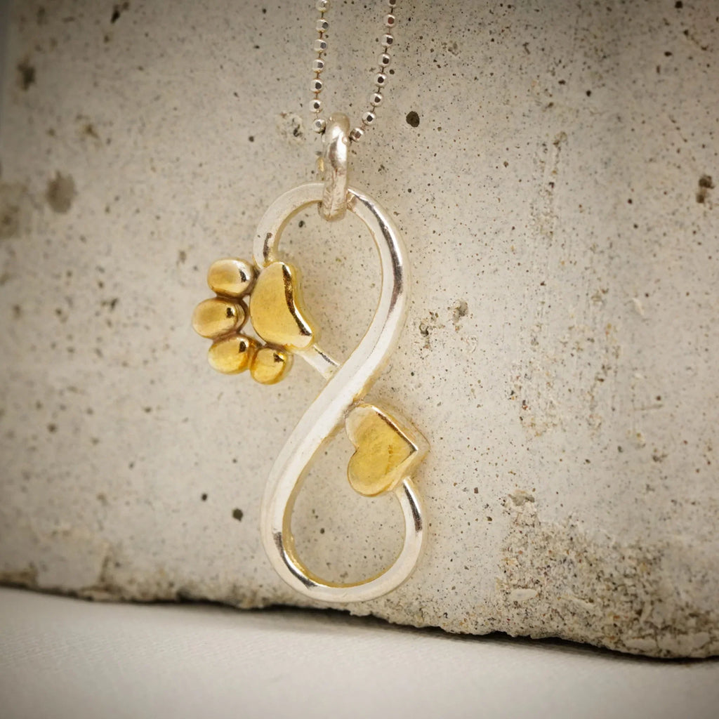 Element de bijuterie „Infinit cu Inimă și Lăbuță” din argint 925 cu accente aurii – pentru colier sau brățară, talisman al apropierii și al loialității | Art Diva