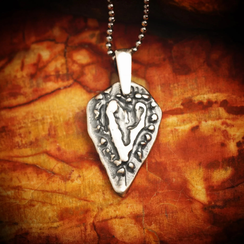 Pandantiv „Inima afecțiunii” din argint 925, realizat manual – talisman pentru iubire și gingășie, bijuterie sculpturală în stil boho și rustic | Art Diva
