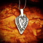 Pandantiv inima afecțiunii din argint 925 cu relief sculptural – talisman handmade boho pentru iubire, Art Diva
