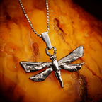 Pandantiv „Libelulă” din argint 925 – talisman boho al schimbării și al creșterii spirituale, bijuterie sculpturală și cadou pentru mamă, fiică sau prietenă | Art Diva