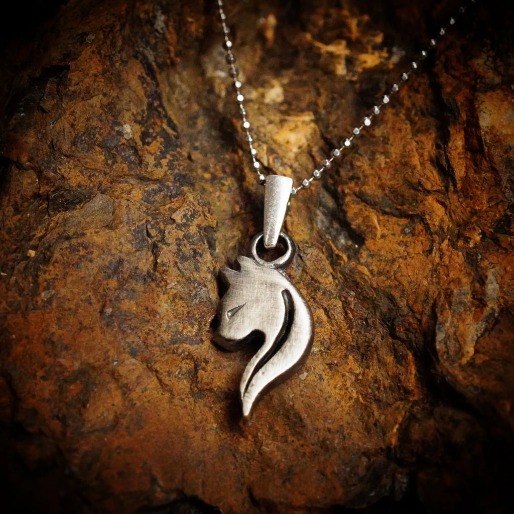 Pandantiv „Pisică” oxidat din argint 925 – talisman pentru intuiție, grație și protecție, bijuterie în stil boho și rustic pentru iubitorii de pisici | Art Diva