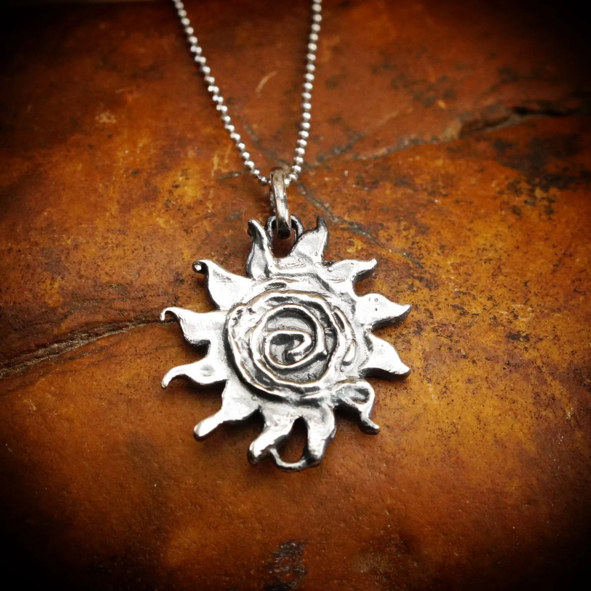 Pandantiv Soarele Vieții din argint 925 cu centru în spirală, pentru brățară sau colier, bijuterie handmade boho, Art Diva