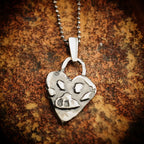 Pandantiv Inimă cu Lăbuță din argint 925 – talisman pentru iubirea de animale, bijuterie în stil boho și rustic, cadou ideal pentru mamă, fiică sau prietenă | Art Diva