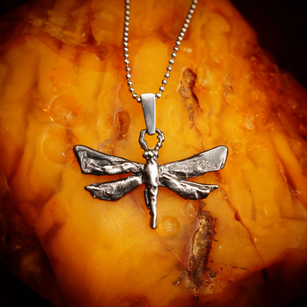 Pandantiv libelulă din argint 925 – talisman boho al schimbării și creșterii spirituale, Art Diva