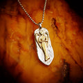 Pandantiv înger păzitor din argint 925 cu accente aurii – talisman pentru protecție și lumină, bijuterie handmade, Art Diva