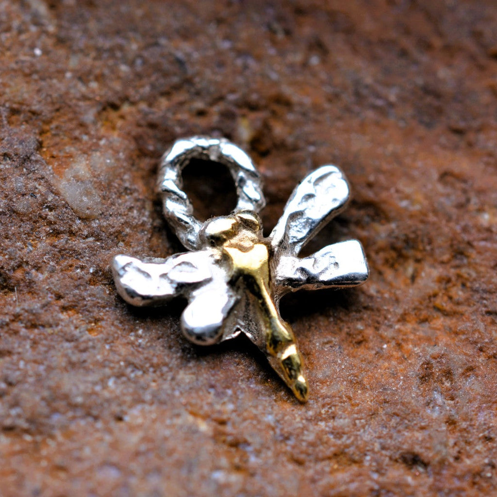 Pandantiv libelulă din argint 925 – talisman al schimbării și al creșterii spirituale, bijuterie sculpturală handmade în stil boho, cadou pentru mamă, fiică sau prietenă | Art Diva
