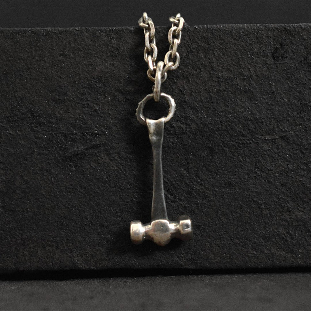 Pandantiv Ciocanul lui Thor pentru bărbați din argint 925 – bijuterie sculpturală handmade boho, Art Diva