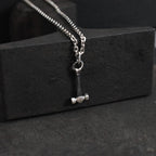 Pandantiv „Ciocanul lui Thor” pentru bărbați din argint 925, realizat manual – bijuterie sculpturală în stil boho și rustic | Art Diva