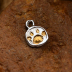Pandantiv „Lăbuță” din argint 925 cu accente aurii – talisman boho handmade pentru dragostea față de animale, cadou pentru iubitorii de câini sau pisici | Art Diva
