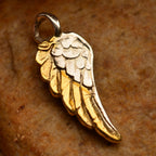 Pandantiv „Aripă de înger” handmade din argint 925 cu accente aurii – talisman pentru protecție, forță și lumină, bijuterie sculpturală în stil boho și rustic | Art Diva