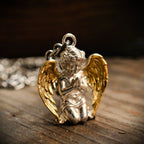 Pandantiv Înger în Rugăciune din argint 925 cu aripi aurii, talisman handmade de protecție pentru bărbați, Art Diva