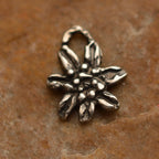 Pandantiv Floare de colț (Edelweiss) din argint 925 – talisman boho al iubirii pure și al loialității, bijuterie sculpturală și cadou pentru mamă, fiică sau prietenă | Art Diva