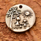 Pandantiv „Familia” din argint 925 – talisman pentru iubire, apropiere în familie și legătura dintre generații, bijuterie sculpturală în stil boho | Art Diva