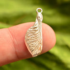 Pandantiv sămânță de arțar din argint 925 – talisman handmade pentru nou început și fertilitate, stil boho, Art Diva