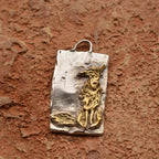 Pandantiv „Vulpe” din argint 925 cu accente aurii – talisman pentru intuiție, înțelepciune, independență și libertate interioară, bijuterie sculpturală în stil boho și rustic | Art Diva