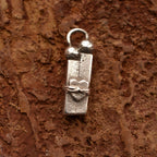 Pandantiv „Iubire în lanțuri” din argint 925 – simbol al încercărilor și al forței interioare, bijuterie sculpturală realizată manual în stil boho și rustic | Art Diva