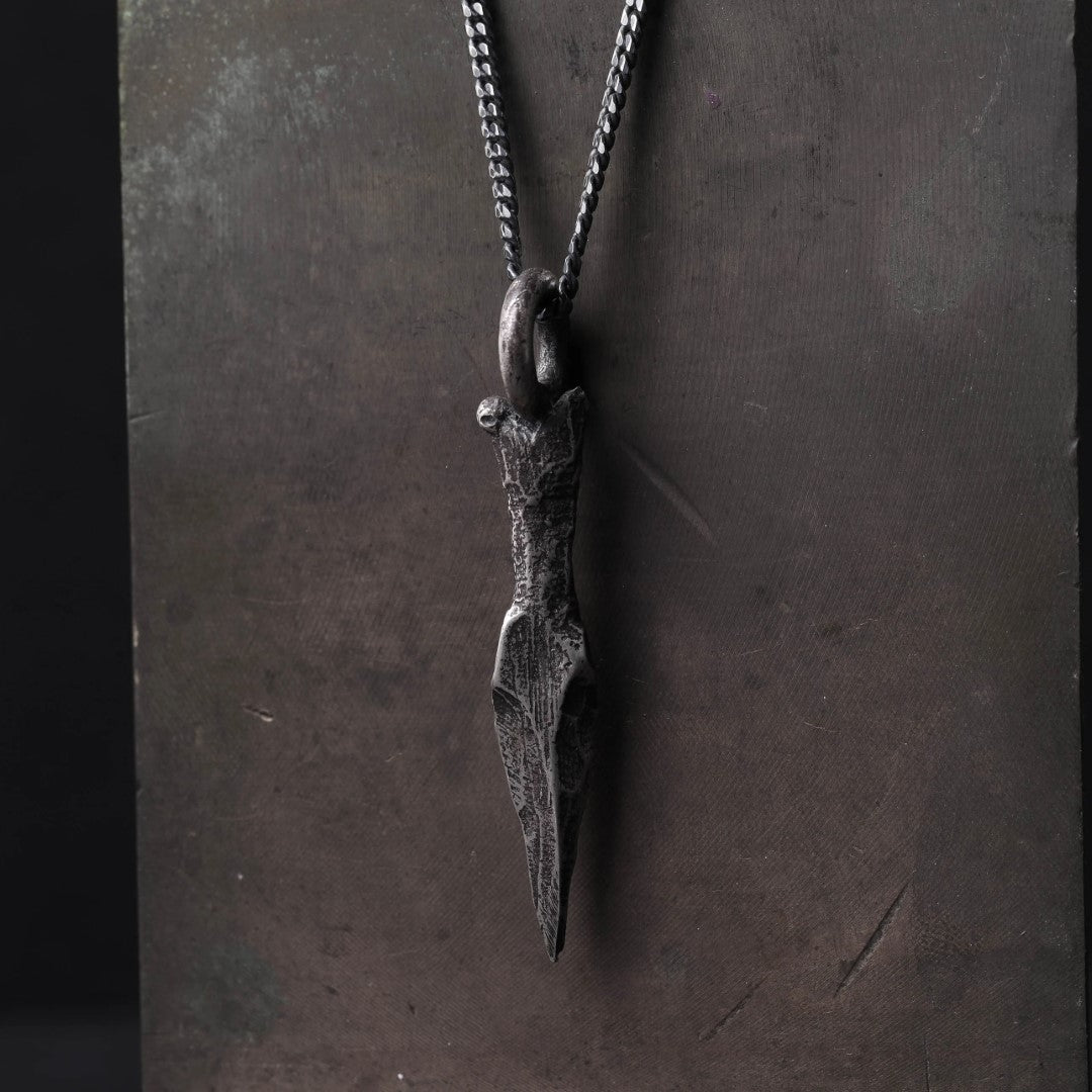 Pandantiv pumnal în formă de lamă din argint 925 pentru bărbați – talisman al forței și protecției, handmade, Art Diva