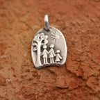 Pandantiv „Familia sub soare” din argint 925 – simbol realizat manual pentru iubire și protecție, bijuterie sculpturală în stil boho și rustic | Art Diva