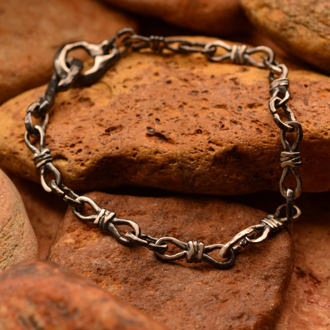 Brățară nodul iubirii din argint 925 oxidat – talisman handmade pentru legătura a două suflete, boho rustic, Art Diva