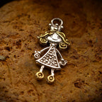 Pandantiv mica prințesă din argint 925 cu accente aurii – talisman handmade pentru bucuria copilăriei, Art Diva