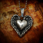 Pandantiv inimă cu aripi de înger din argint 925 – talisman de protecție și iubire, handmade în stil boho, Art Diva