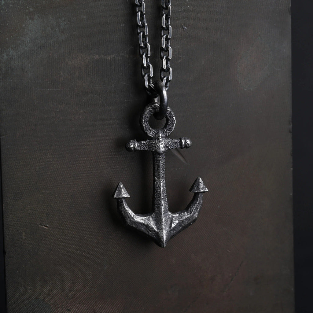 Pandantiv ancoră pentru bărbați din argint 925 – talisman al forței și stabilității, oxidat, handmade, Art Diva