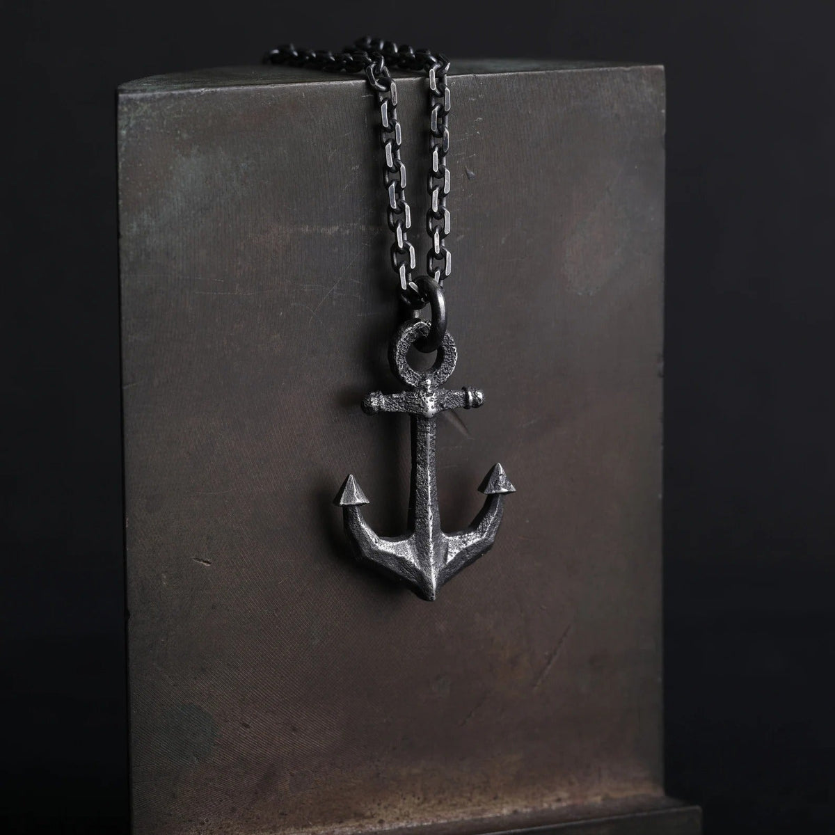 Pandantiv Ancoră pentru bărbați din argint 925 – talisman realizat manual pentru forță și stabilitate, bijuterie sculpturală | Art Diva