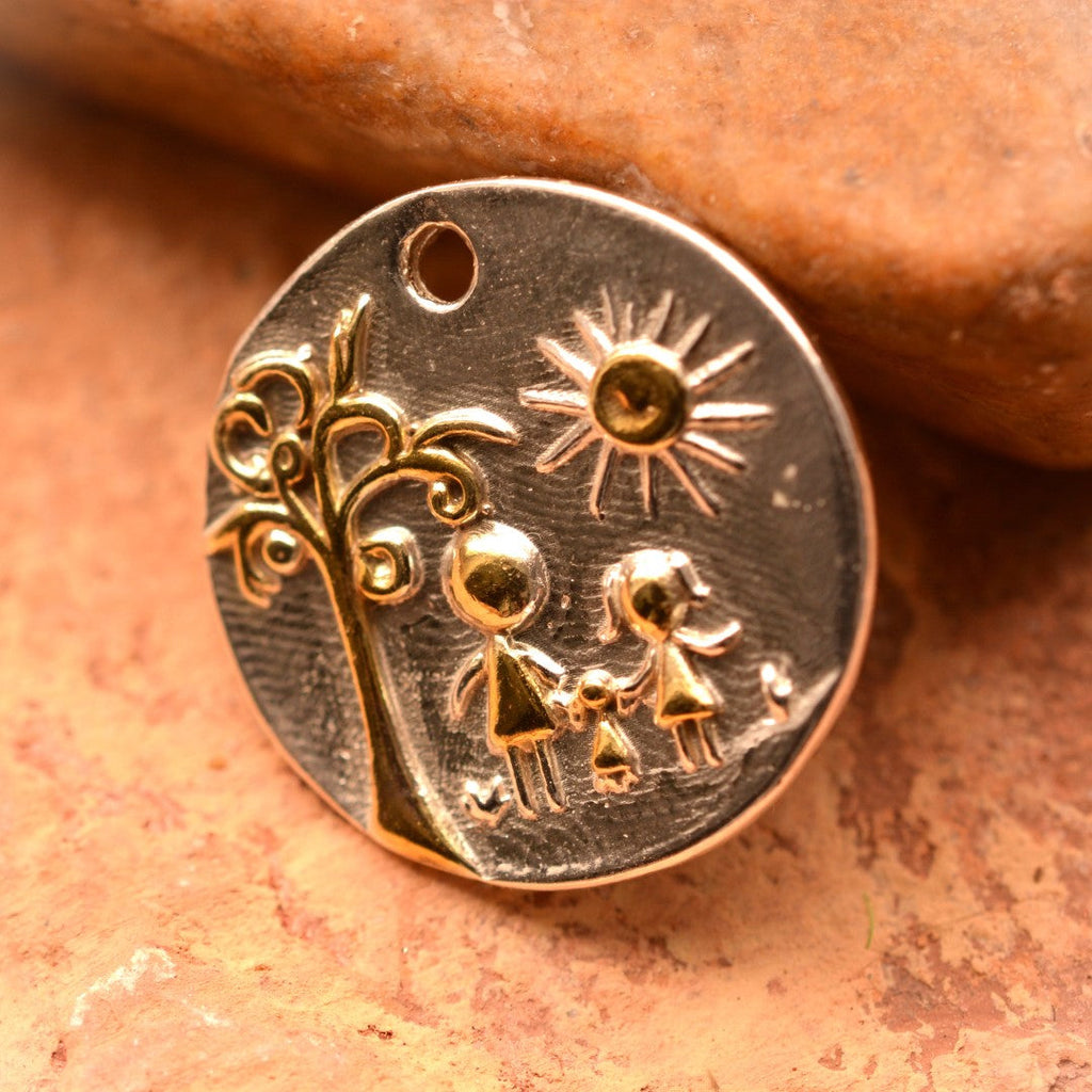 Pandantiv „Familie” din argint 925 – talisman pentru iubire, legătură de familie și unitate, bijuterie sculpturală în stil boho și rustic | Art Diva