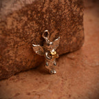 Pandantiv „Iubirea Îngerului” din argint 925 – talisman handmade pentru protecție și tandrețe, bijuterie sculpturală în stil boho și rustic | Art Diva