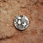 Pandantiv „Plimbare cu căruciorul” din argint 925 – simbol al tandreței și al unui nou început, bijuterie sculpturală handmade în stil boho și rustic | Art Diva