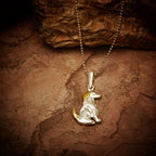 Pandantiv Câine din argint 925 cu accente aurii – talisman pentru loialitate, dragoste de animale și legătura cu prietenul tău necuvântător | Art Diva